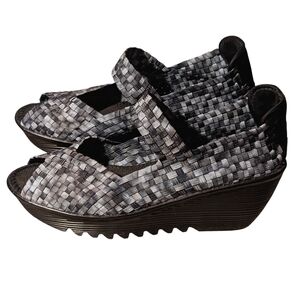 BMbernie mev. Womens 10.5 Halle Wedge Heel Gray Stretch Camo Strap Comfy Sandals